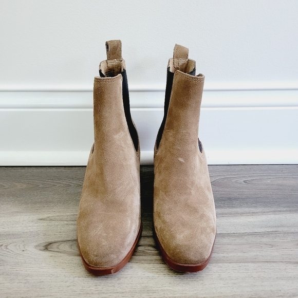 NEW Steve Madden Chelsea Boot in Brown Suede Leather - Picture 2 of 7